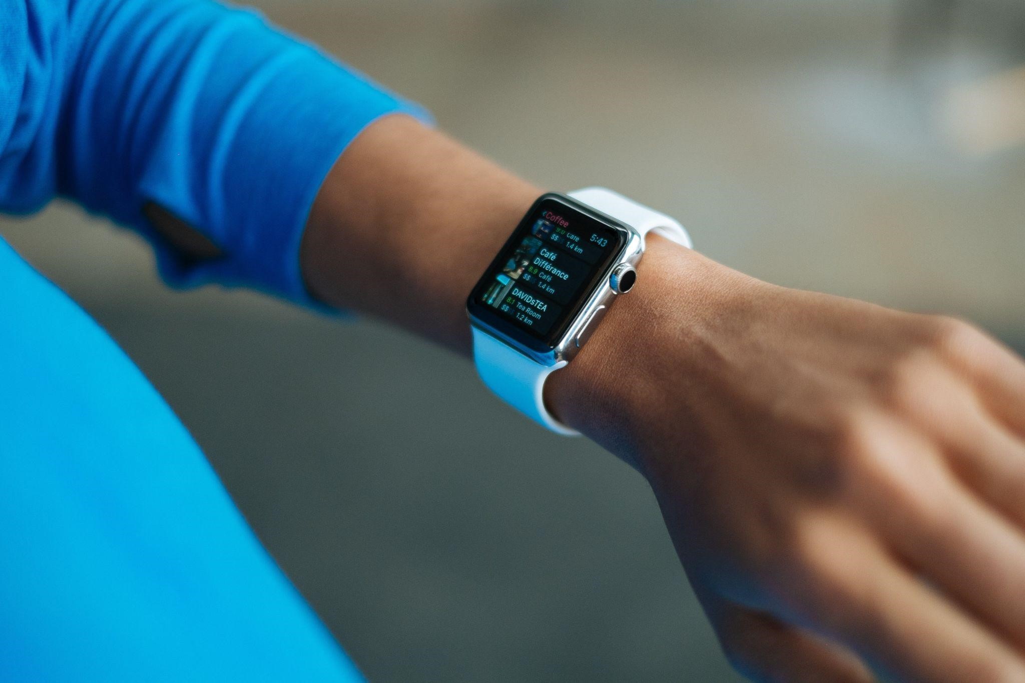 Navigating the Hype of Fitness Trackers: Balancing Data and Intuition